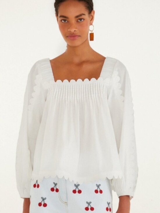 Farm Rio Tops - Farm Rio Off-White Long Sleeve Smocked Blouse/Top/Shirt Scalloped Size Small NWT